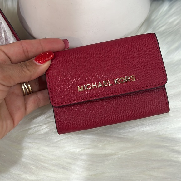 ❤️MICHAEL Michael Kors Saffiano Leather Mini Dillon Bag with matching wallet - Picture 7 of 10